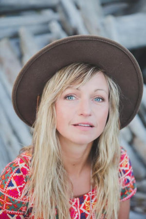 ashleigh ball voice actress