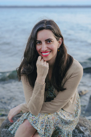 Photo of Parisa Akhbari