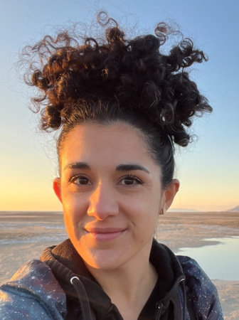 Photo of Arezu Sarvestani