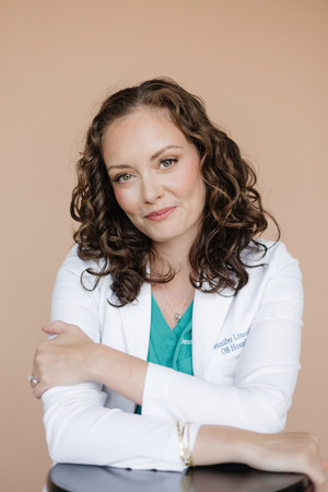 Photo of Dr. Jennifer Lincoln