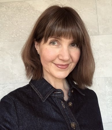 Photo of Carrie Hughes