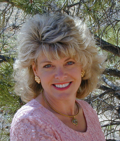 Photo of Lorraine Pintus