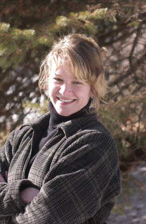 Photo of Hannah Holmes